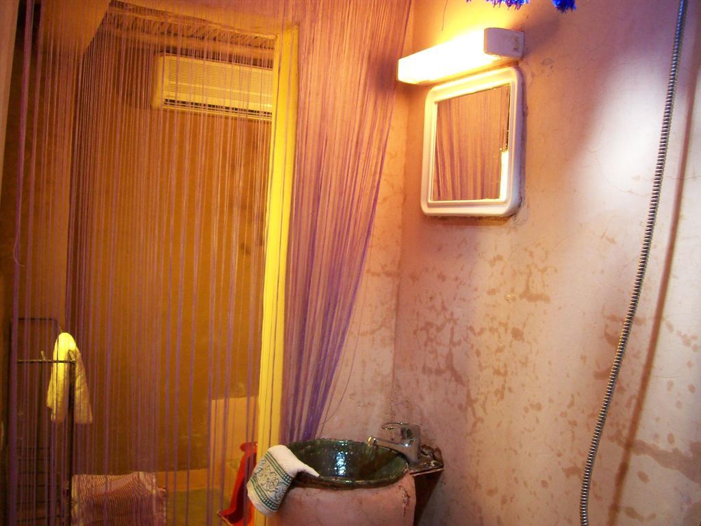 Auberge Toda Kasbah Tinfou Zaouia de Sidi el Mokhtar Ben Ali Exterior photo